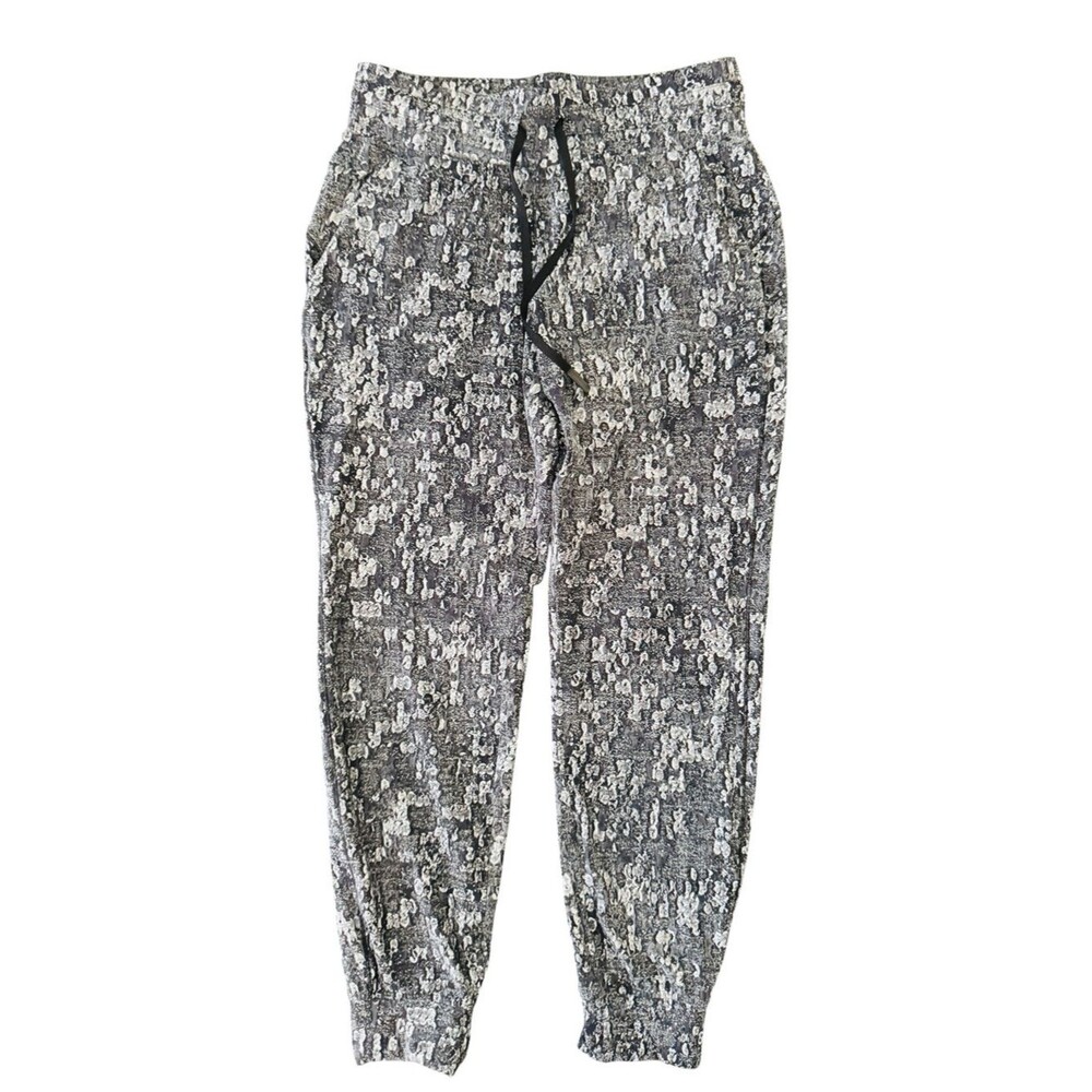 Lululemon Printed Joggers Sz 6 Gray White Athleisure Lounge Pants